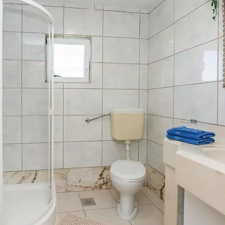By The Sea - 19112 Apartment Vir